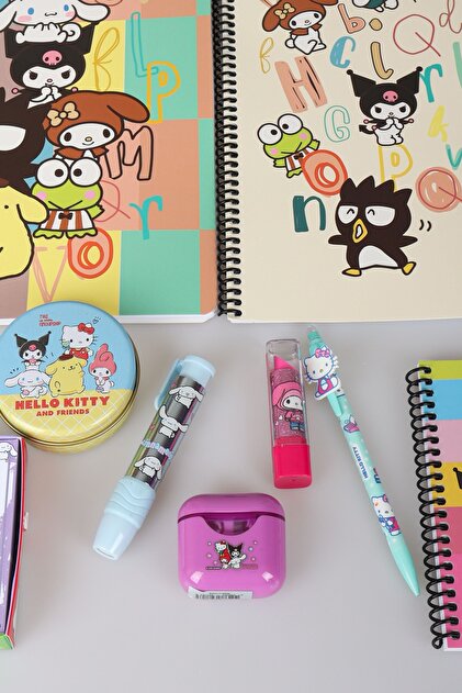 Hello Kitty DEKOMUS İLE LİSANSLI HELLO KITTY AND BEST FRIENDS