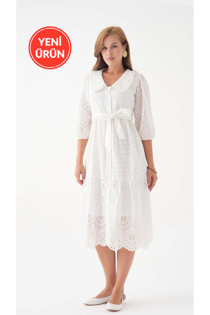 Vintage Scalloped Judge Collar Belted White Dress