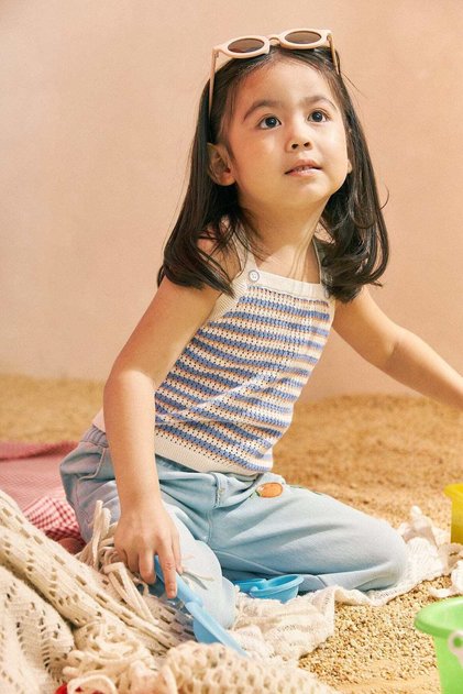 بلوزة محبوكة ملونة للبنات الصغار