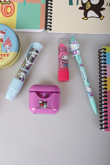 Hello Kitty DEKOMUS İLE LİSANSLI HELLO KITTY AND BEST FRIENDS