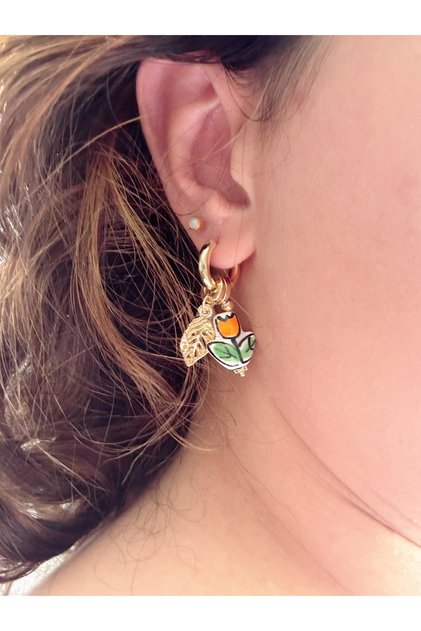 Tulip and Pearl Charmlı Hoop Earrings