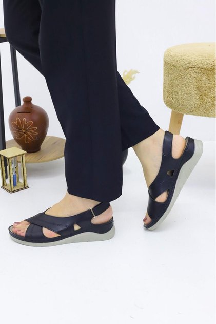 Women's Black Orthopedic Daily Mother Sandals with Elastic Back Wsb3094
