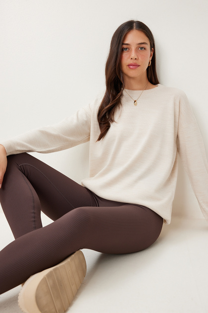 Beiger Basic-Pullover mit Rundhalsausschnitt für Damen BV00077