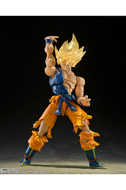 BANDAI S.H. Figuarts World Tour Super Saiyan Goku Exclusive