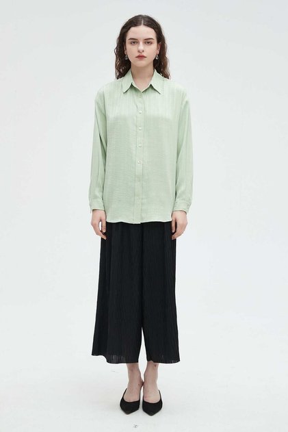 Women's Short Front Plain Blouse with Collar, Buttons, and Long Sleeves