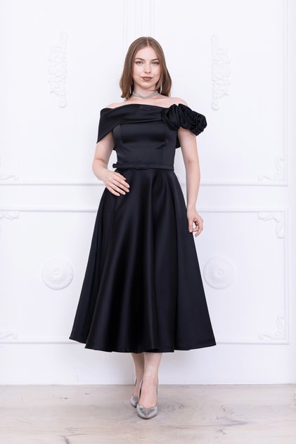 Satin Rose Detailed Midi Dress - Black