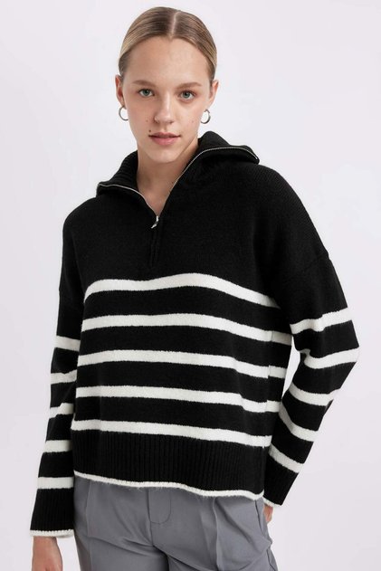 Oversize Wide Fit Striped Half Zipper Stand Collar Knitwear Sweater A7173Ax24Wn