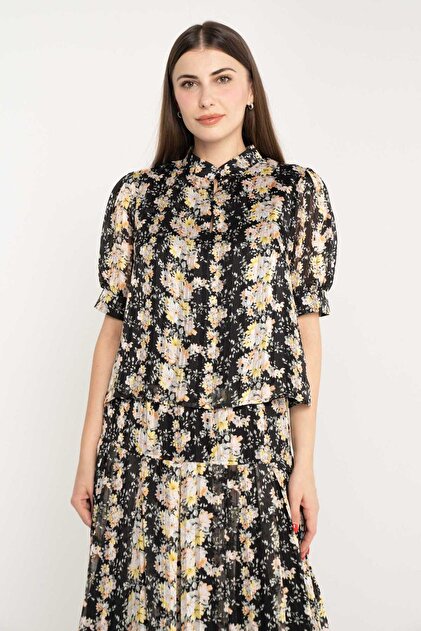 Women's Short Sleeve Floral Blouse with V-Neck Opening