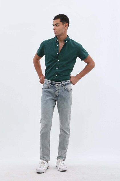 بنطال جينز بقصّة Slim Fit - أزرق فاتح مغسول