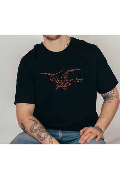Minimal and Stylish: Oversized T-Shirt Combinations