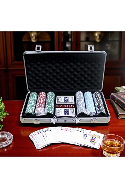 Kuzey Tacı Metal Çantalı 300 Chip Ve 2 Adet İskambil Kağitına