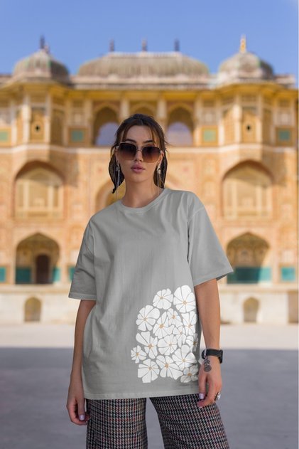 Girl/Woman White Daisies on Bottom Transfer Printed Round Neck Short Sleeve T-Shirt