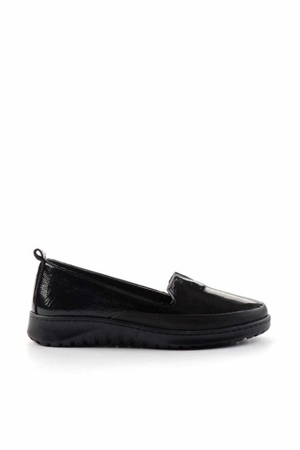 Damen-Ballerinas K aus schwarzem, faltigem Lackleder und echtem Leder 01331333308