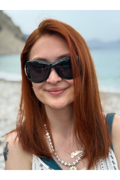 Black Oval Framed Gold Metal Detailed Stylish Women's Sunglasses