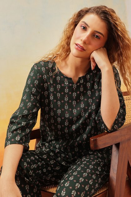 Printed Top & Pyjama Set in Dark Green - Rayon