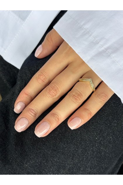 V Model Stone Ring