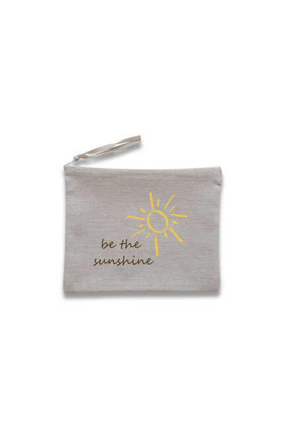 حقيبة مكياج بسحاب مطبوعة من Be The Sunshine ومنظم داخلي للحقيبة مقاس 20 × 25