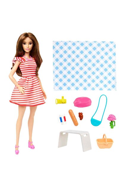 Barbie Dünyayı Geziyoruz Paris Macerası Bebek ve Aksesuar Seti