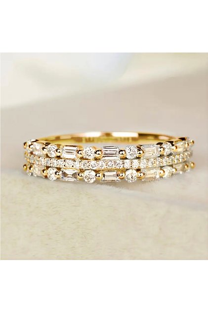 9 Q409 Huitan Dazzling Zirconia Finger Ring Lady Engagement Ceremony Accessories for Women Fashion V