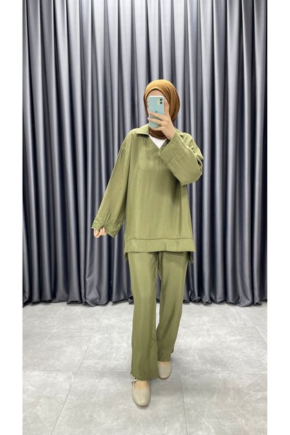 Collar Detailed Suit