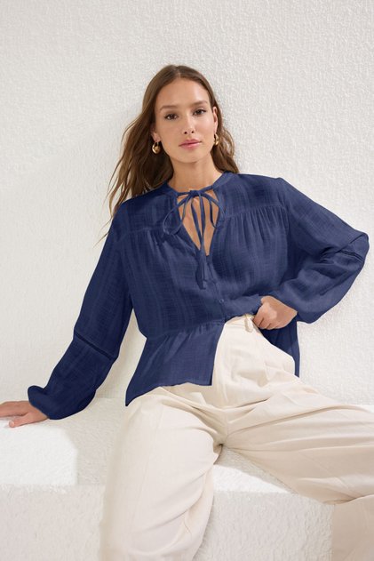 Lacivert Pamuklu Dokulu Kolda Dantelli Oversize Boho Dokuma Gömlek TWOSS25GO00038