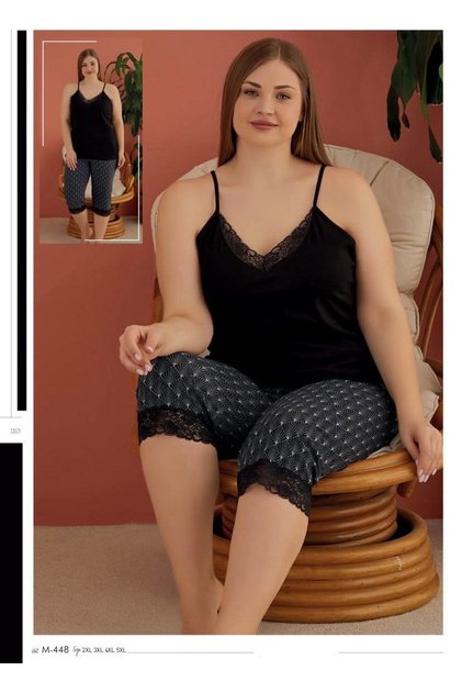 Plus Size Capri Suit