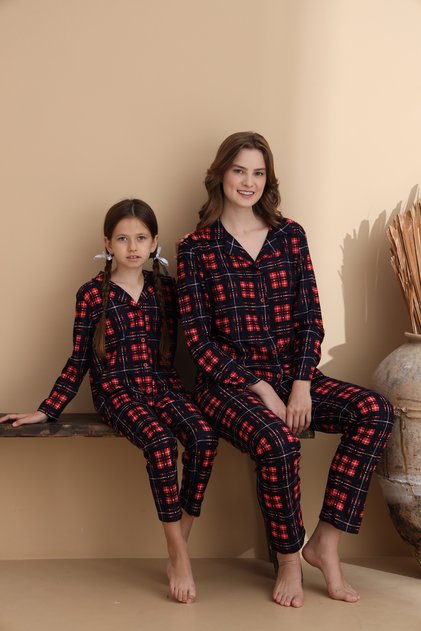 Plaid Pattern Suede Knitted Long Sleeve Mother-Daughter Buttoned Pajama Set