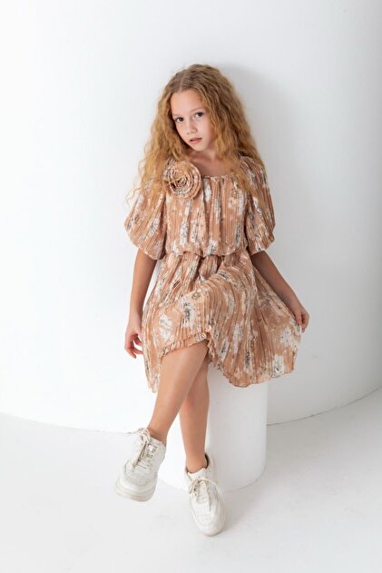 Barrie girls' dress for ages 8-15 - Caramel