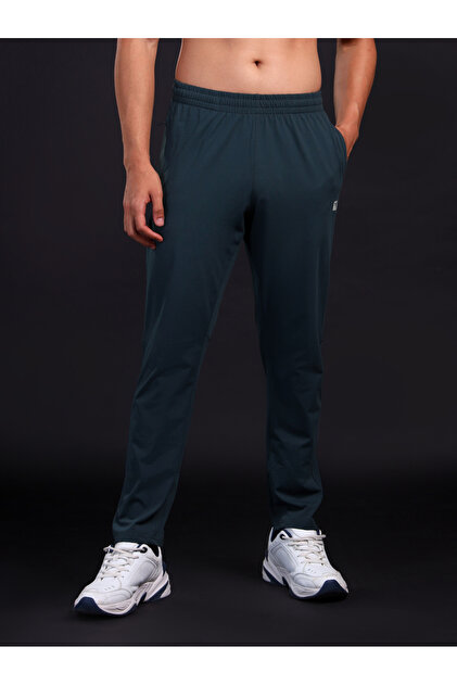 Men Solid Slim Fit Track Pants