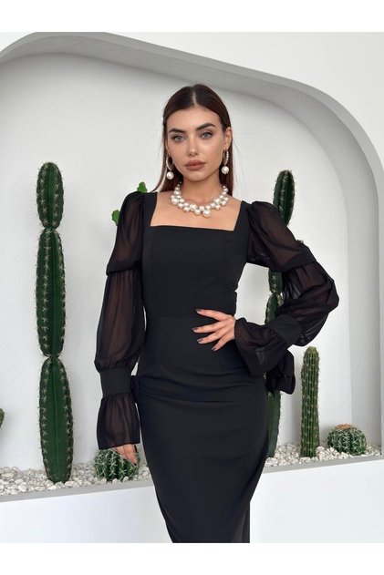 Siyah Kare Yaka Kolları Şifon Elbise