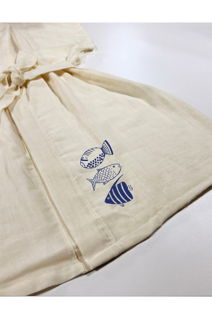 Navy Blue Fish Visual Ecru Color Low Sleeve Muslin Kimono