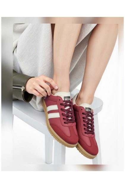 Unisex Side Stripe Lace-Up Walking Sneakers