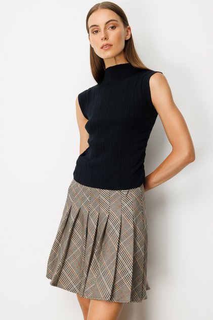 Sleeveless Knitwear Sweater with Gathered Sides