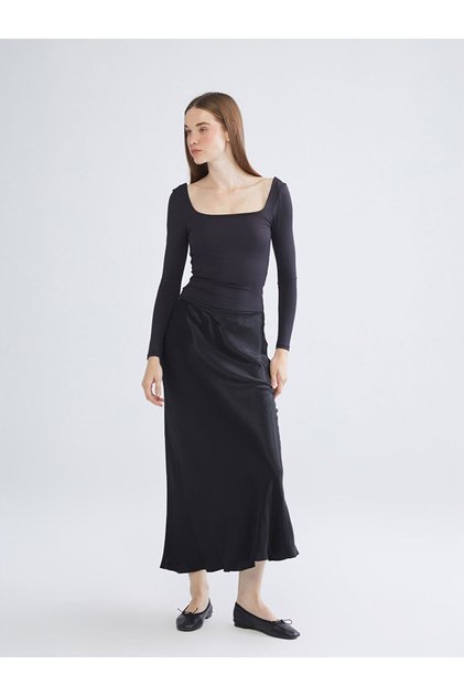 Quality Pieces from Çelebi Store: Satin Skirt with Waist Cord and Flounces