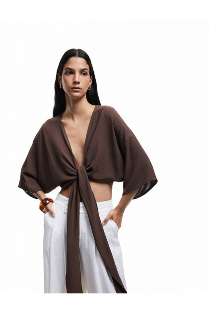 Kurzärmliger, zweireihiger, detaillierter Oversize-Kimono mit Kragen und Schnürung