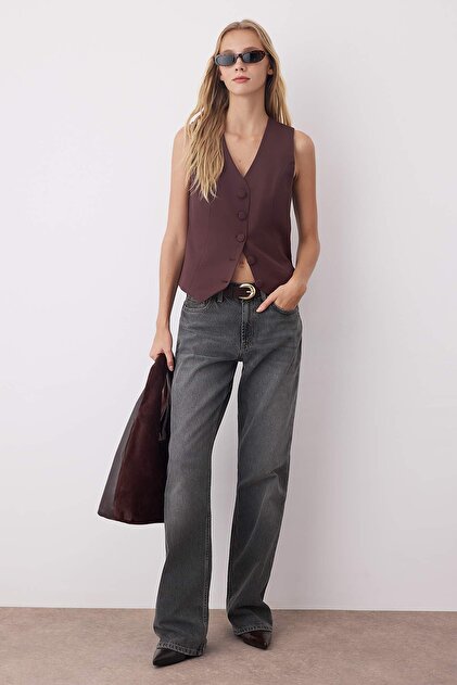 Trendyolmilla Koyu Kahverengi Fitted Düğmeli Crop Dokuma Yelek