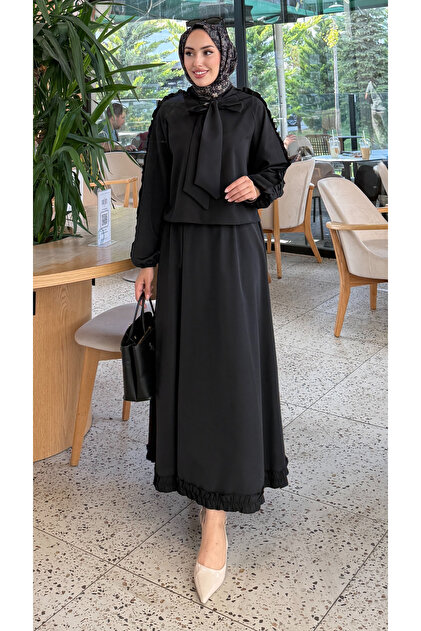 Women's Knitted Fabric Hijab Set with Ruffle Detail on the Sleeves