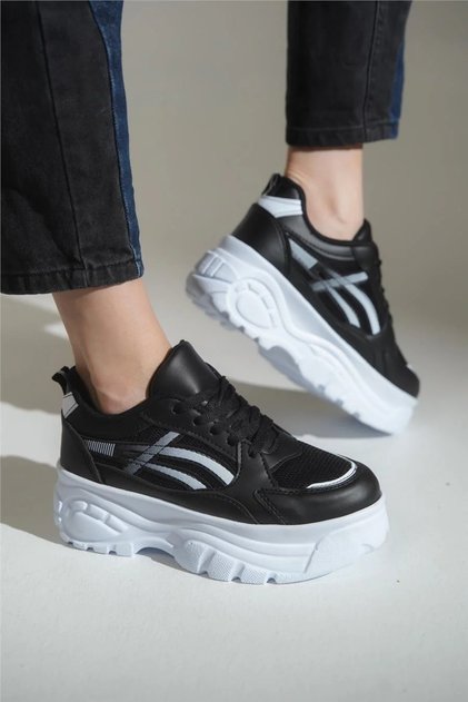 Streetwear Style Sneaker: Sports Shoes with Thick Sole and Comfortable (5cm)