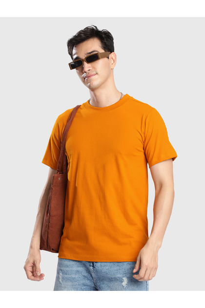 Men Mustard Solid Regular Fit T-Shirt
