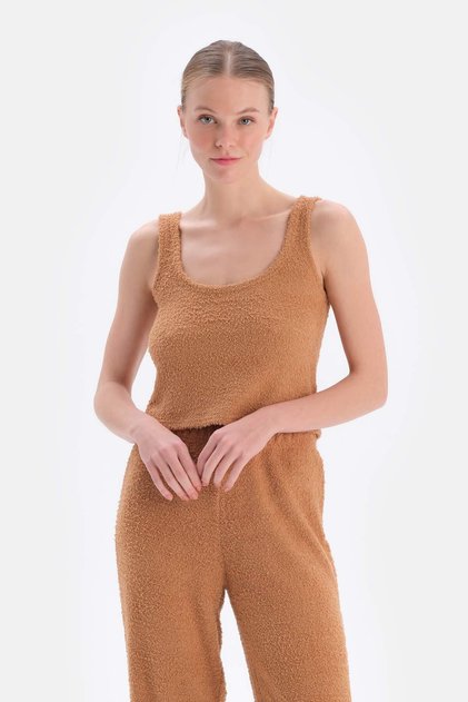 Camel Chenille Athlete