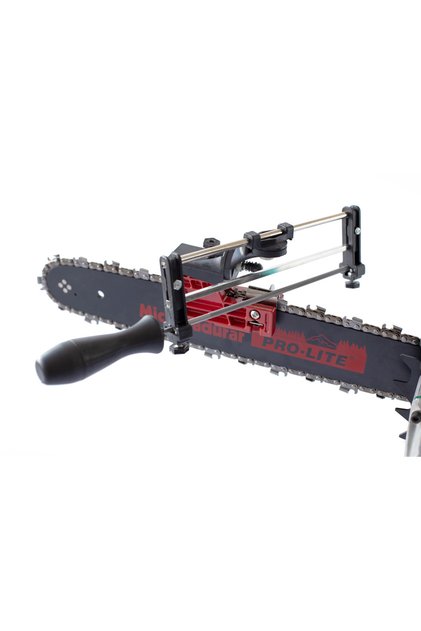 Chainsaw chain sharpening device