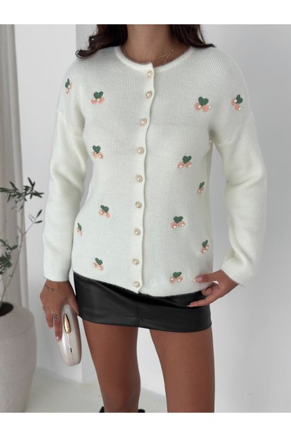 Soft Textured Pearl Detailed Buttoned Cardigan