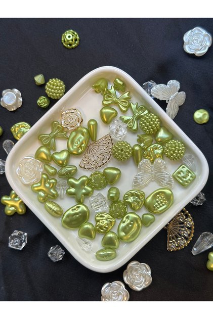 40 Adet Koyu Yeşil Sedefli Karışık Figür Boncuk Karilik Plastik
