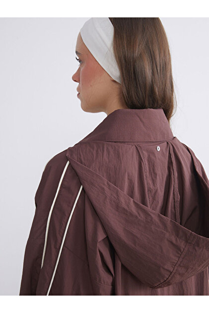 LC Waikiki LCW Modest Dik Yaka Oversize Kadın Yağmurluk - Fiyatı
