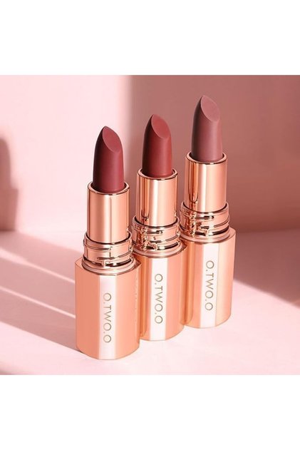 FASHIONISTADEAL O.TWO.O Intense Misty Kiss Lock Colour Matte Lipstick 8 Colours (M16, WILD)