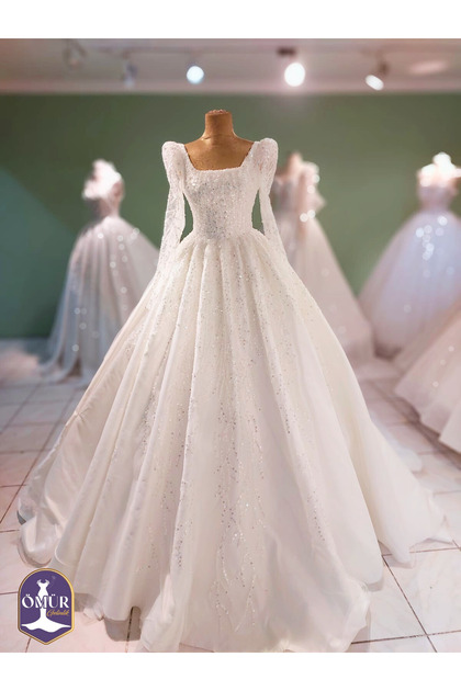 Kare Yaka Godeli Model Prenses Gelinlik