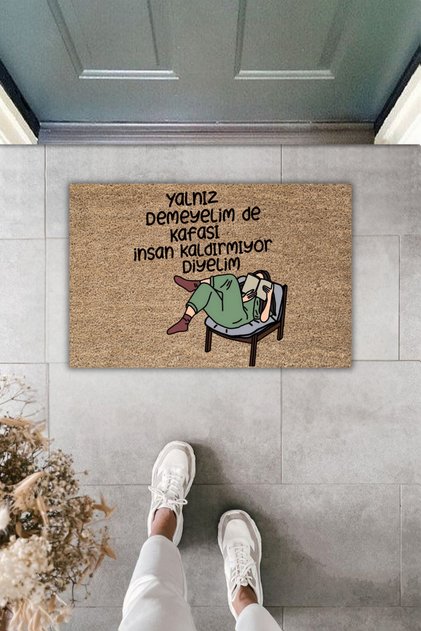 Dekoratif Dijital Paspas Yalnız Demeyelim de Kafası Daldırmıyor Diyelim Kapı Önü Paspası 70x45cm