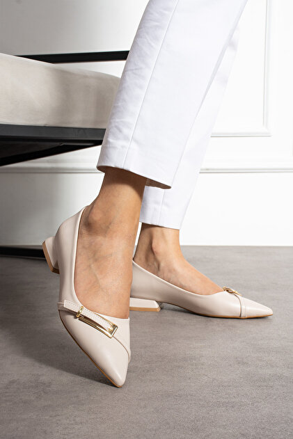 Gll Shoes Beige Patent Leather Gold Buckle Pointed Toe Low Heel Women's  Ballerina Shoes Comfortable Daily Stylish Shoes- Trendyol