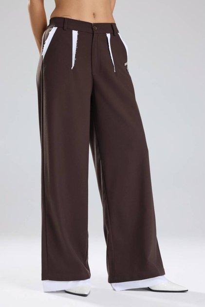 Pantaloni de damă cu design detaliat cu broșă și cusături înrudite