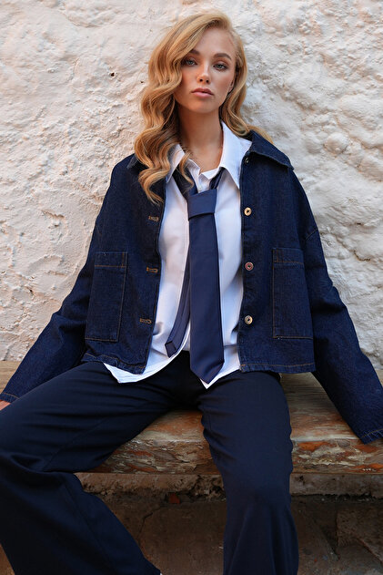 Trend Alaçatı Stili Koyu Lacivert Çift Cepli Crop Denim Ceket ALC
